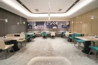 โรงแรมโมเทล168 ภายใต้โฮมอินน์ (สาขา เขตเมืองโบราณ คัชการ์)