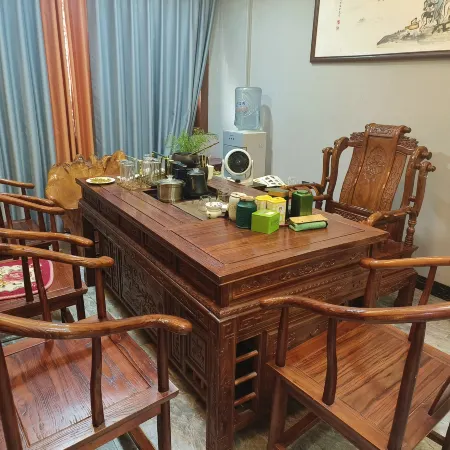 TukE China Light Residence Hotel