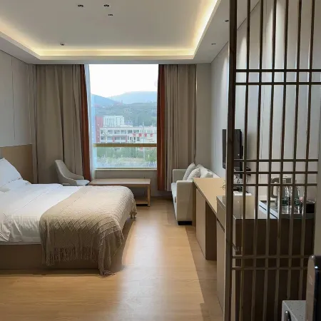 Luhuo Danxia Hotel