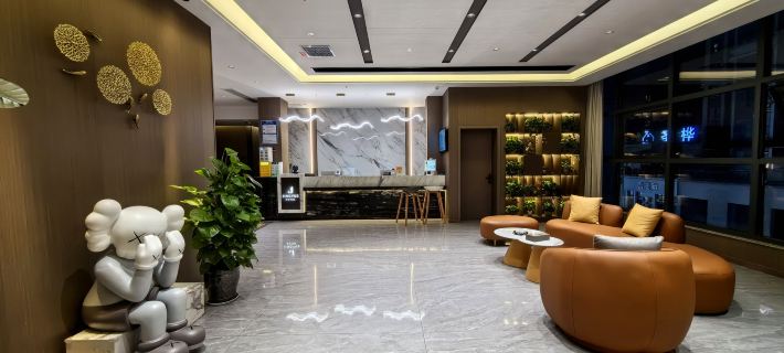 Yue Hotel (Yingshan Shenghua Times Square Store) Hotels in Yingshan