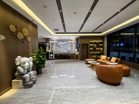 Yue Hotel (Yingshan Shenghua Times Square Store)