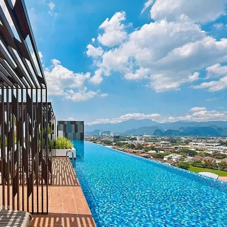 Ipoh Town Horizon Skypool Suites 4-11pax by IWH Suites
