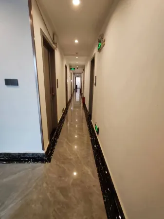 Bazhong Jiayi Business Hotel