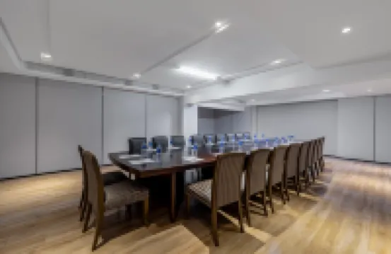 富田ホテル（鞍山鉄道駅万象匯）