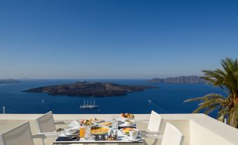Pantelia Suites