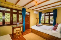 Nepali Heritage Hotel - balcony