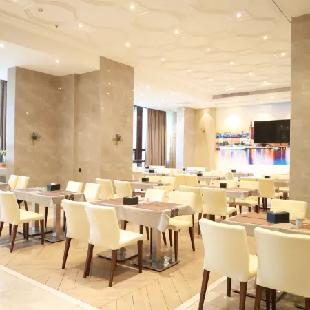 Vienna International Hotel (Xinxing new city square)