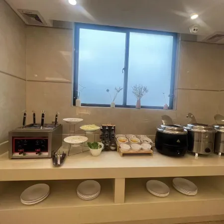 Vienna International Hotel Maoming Dianbai Wanda Plaza Store