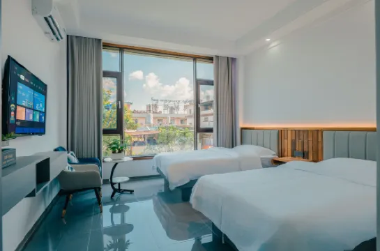 Haocen Business Hotel (Xishuangbanna Gasa International Airport Branch) Hotels in Jinghong