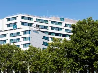 AC Hotel Paris Porte Maillot by Marriott Hotel berhampiran Yayasan Louis Vuitton