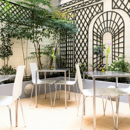 Hotel Glasgow Monceau by Patrick Hayat