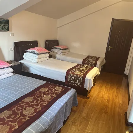 Yangcheng Huangcheng Xiangfu 702 Family Hotel