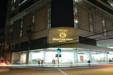 One Central Hotel & Suites Отели рядом с достопримечательностью «Calyx Residences»