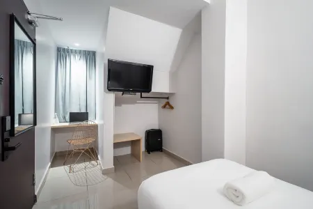 Hako Xpress Tampoi Отели рядом с достопримечательностью «Taman Mount Austin»