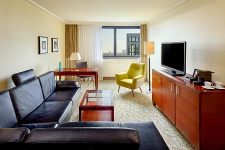 Courtyard by Marriott Duesseldorf Seestern Отели рядом с достопримечательностью «Музей «НРВ-Форум»»