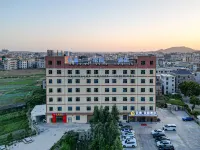 漳浦雲鼎花園酒店 鄰近漳浦宏譽購物商場的酒店