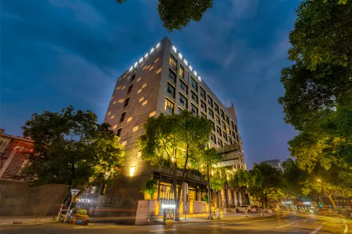 Newman City Hotel (Huzhou Yishang Street)