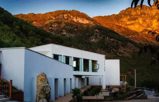 昆明雲兮半山民宿