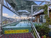 Longjiang Hot Spring Inn