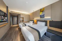 Homeinn Selected Hotel (Aksu First People's Hospital Century Square)