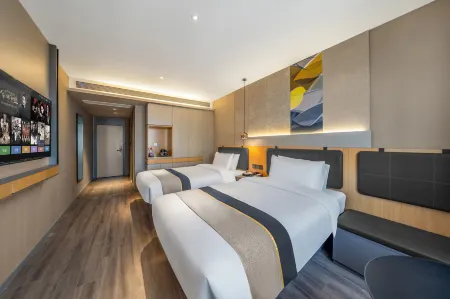 Homeinn Selected Hotel (Aksu Taibai Shopping Center Century Square) Отели рядом с достопримечательностью «Duolang Park»