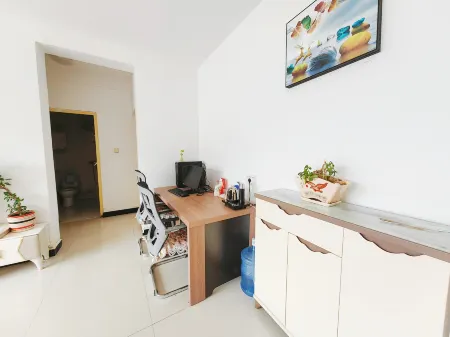 Aijia Homestay (Kangning Residential Area) Отели рядом с достопримечательностью «Народное правительство округа»