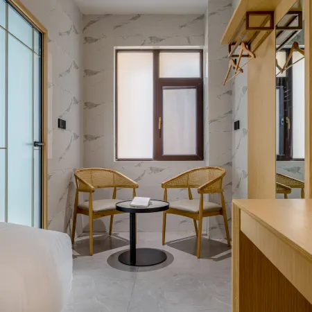Home Inn (Ruili Railway Station Jewelry City Branch)