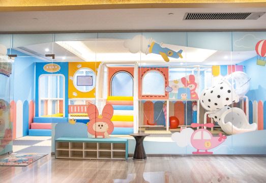 크라운 플라자 수영장