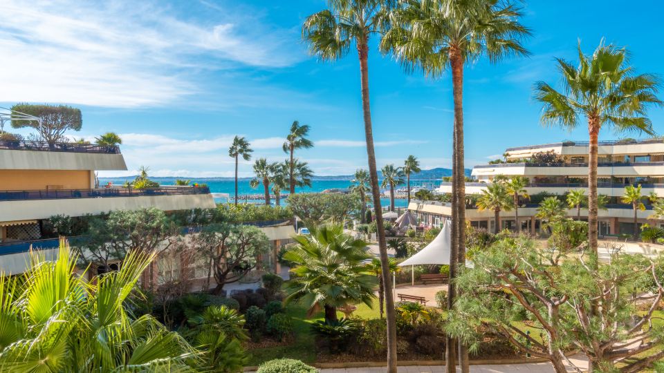 Holiday Inn NICE - SAINT LAURENT DU VAR by IHG