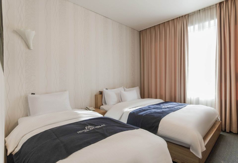 에어릴렉스호텔의 2024년 리모델링된 깔끔한 객실 내부