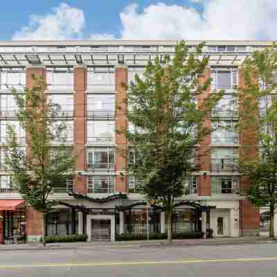 Opus Vancouver Hotel Exterior