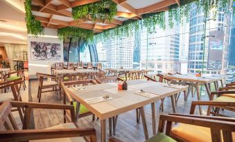 Harris Suites fx Sudirman