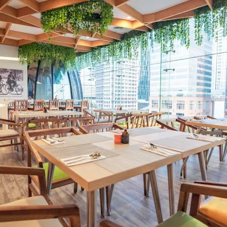 Harris Suites fx Sudirman Отели рядом с достопримечательностью «Площадь Semanggi»