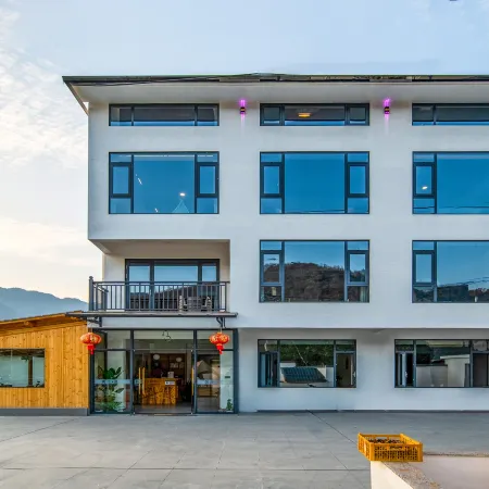 Tonglu Ouyuer Suiyuan Homestay (OMG Heartbeat Amusement Park Yaolin Wonderland Branch) Отели рядом с достопримечательностью «Sanzhai Liuyuan»