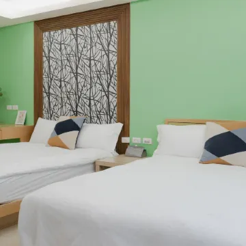 LJ Hotel Отели рядом с достопримечательностью «Дрим Молл»