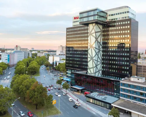 Riu Plaza Berlin Hotels near Schöneberg