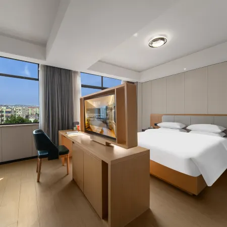 Earl Family Hotel (Ma'anshan High-Speed Railway East Station Erzhong Subway Station)