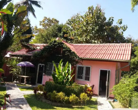 ข่วงนาฟาร์มวิว โรงแรมในอำเภอ แม่แจ่ม