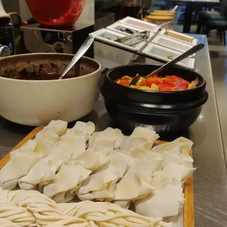 Homeinn Selected Hotel (Feicheng Taixi Avenue Long Distance Bus Station)