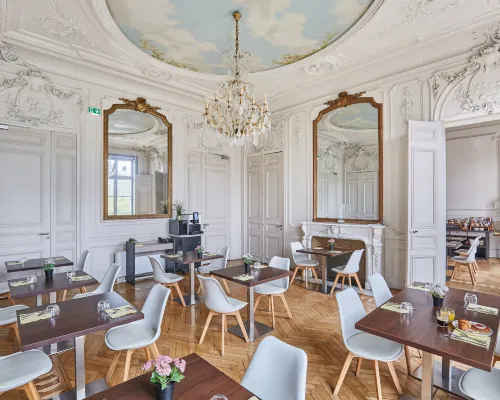 Appart'hôtel Odalys City - Montpellier Centre Gare Saint Roch Отели рядом с достопримечательностью «Префектура»