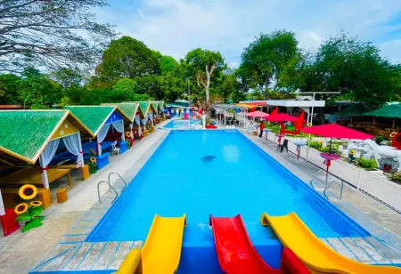 Red Apple Hotel and Resort San Juan Batangas Отели в г. Сан Хуан