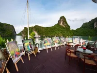 Hera Classic Boutique Cruise