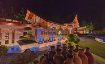 Tengchong Ginkgo Town Mid-Levels Cliff Hotel