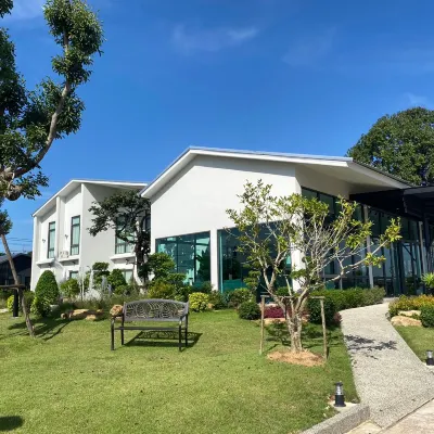 機場樹酒店 鄰近วัดควนลัง的酒店