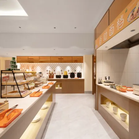 Vienna Hotel (Yanggu New World Plaza)