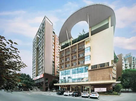 Yilong Xicheng International Hotel (Ciqikou Branch, Shapingba High speed Railway Station, Chongqing) Отели рядом с достопримечательностью «Sichuan Waiguoyu University»