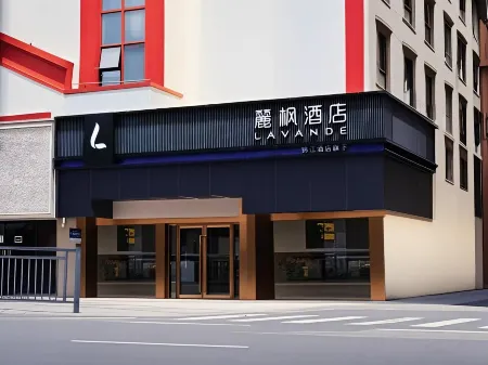 Lavande Hotel (Zhuhai Gongbei Port Plaza Light Rail Terminal Store)