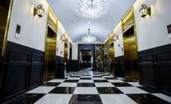 Joyful Riverside Hotel