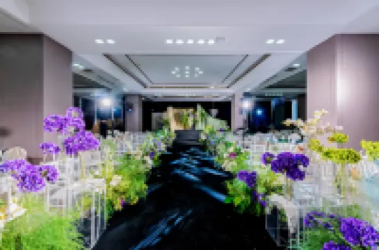 Vienna Hotel (Luohe Station Xintiandi Pedestrian Street Branch)