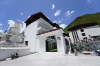 Airi Homestay (Jiuzhaigou Ancient Sentiment Store)